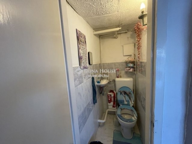 Eladó családi ház, Nyergesújfaluban 38 M Ft, 5 szobás