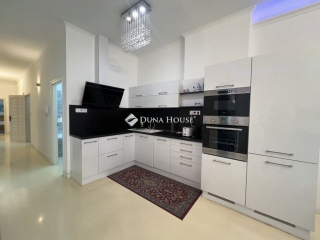 Eladó téglalakás, Budapesten, VI. kerületben 211.75 M Ft