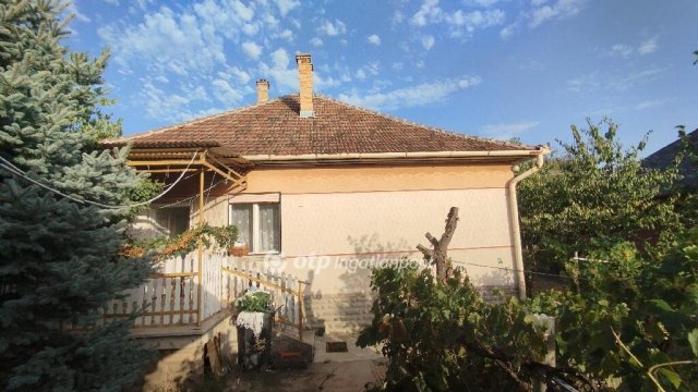 Eladó családi ház, Alattyánban 20 M Ft, 2+1 szobás