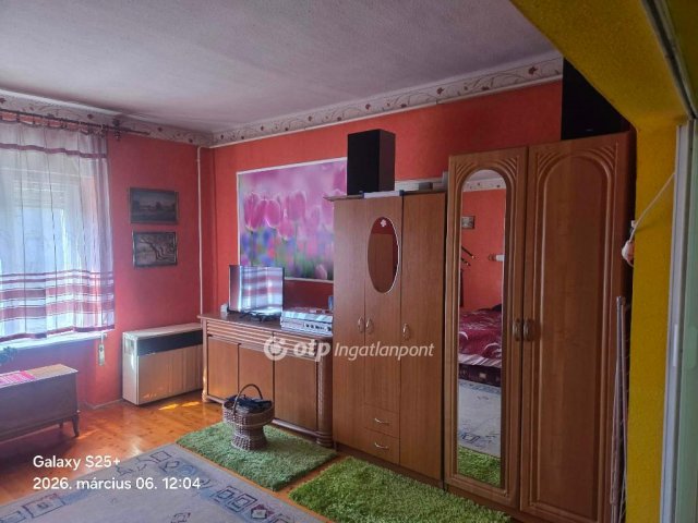 Eladó családi ház, Fegyverneken 25.95 M Ft, 2+1 szobás