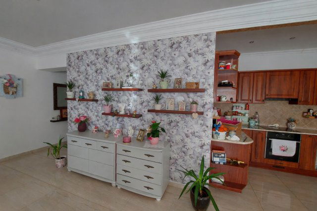 Eladó családi ház, Pannonhalmán 129.7 M Ft, 5 szobás