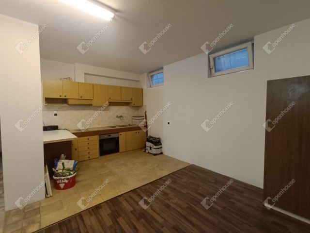 Eladó családi ház, Sopronban 119 M Ft, 7 szobás