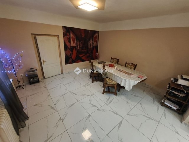 Eladó családi ház, Újpetrén 39.5 M Ft, 3 szobás