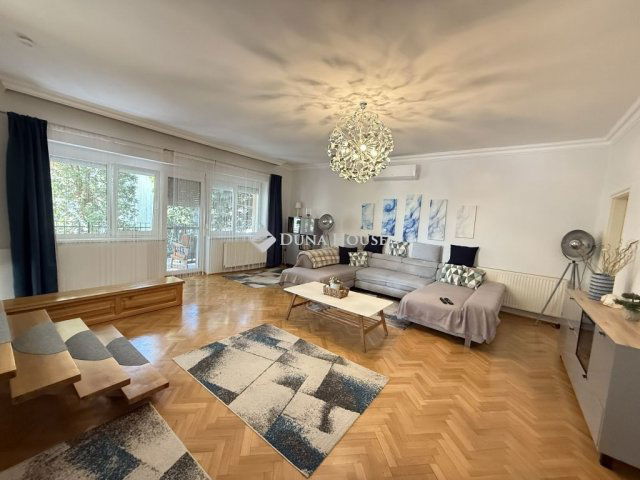Eladó családi ház, Abasáron 109.9 M Ft, 4+2 szobás