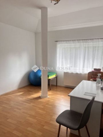 Kiadó iroda, Veszprémben 300 E Ft / hó, 3 szobás