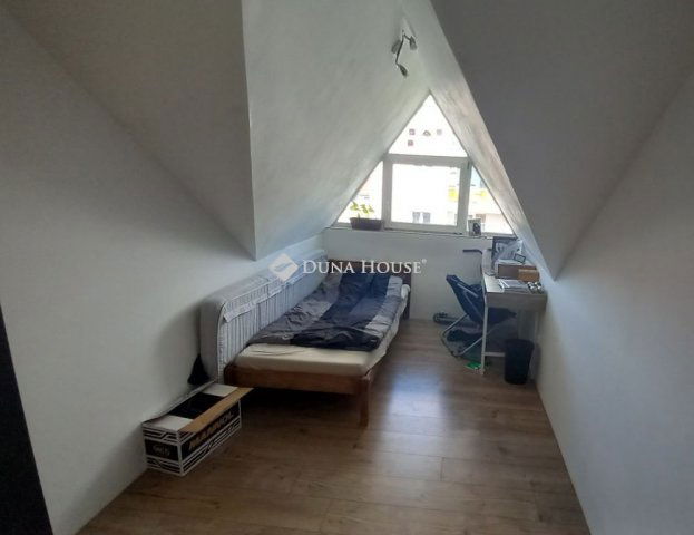 Eladó téglalakás, Székesfehérvárott, Lövölde utcában 75 M Ft