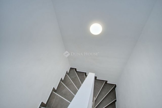 Eladó sorház, Budapesten, X. kerületben 139.9 M Ft, 4 szobás