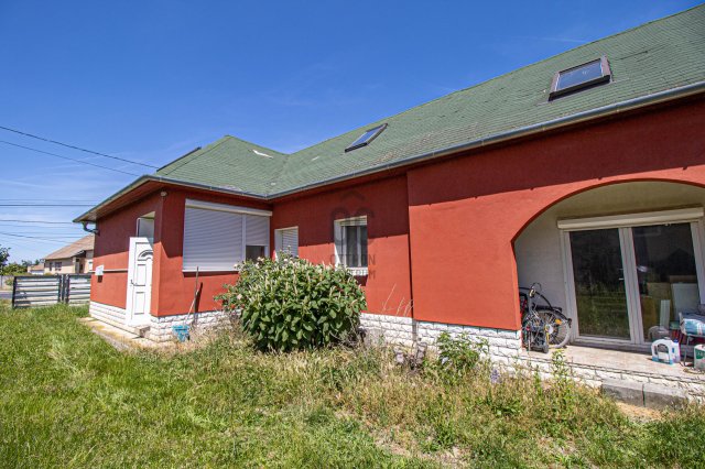 Eladó családi ház, Répcelakon 43 M Ft, 5 szobás