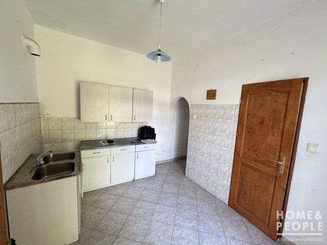 Eladó családi ház, Hódmezővásárhelyen 15.99 M Ft, 2 szobás