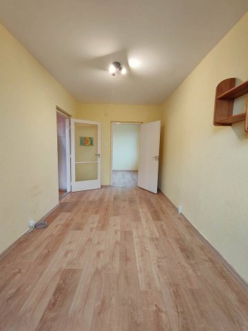 Eladó téglalakás, Nyíregyházán 40.5 M Ft, 3 szobás