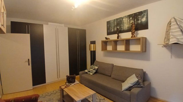 Kiadó panellakás, albérlet, Pécsett, Páfrány utcában