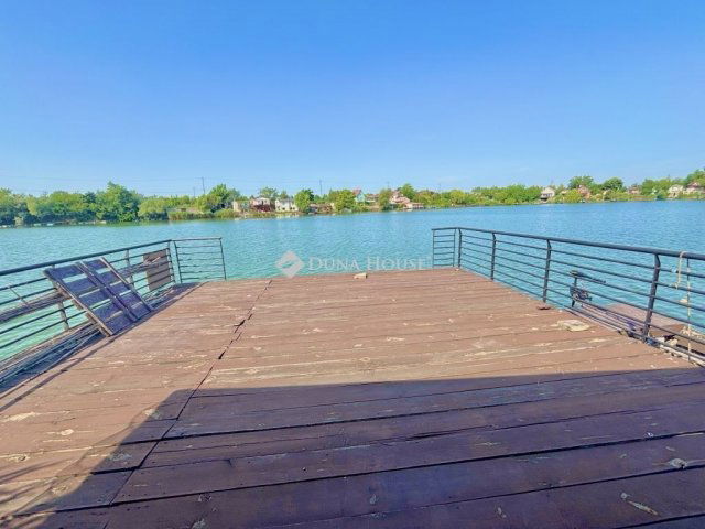 Eladó nyaraló, Szigetszentmiklóson 15 M Ft, 2 szobás