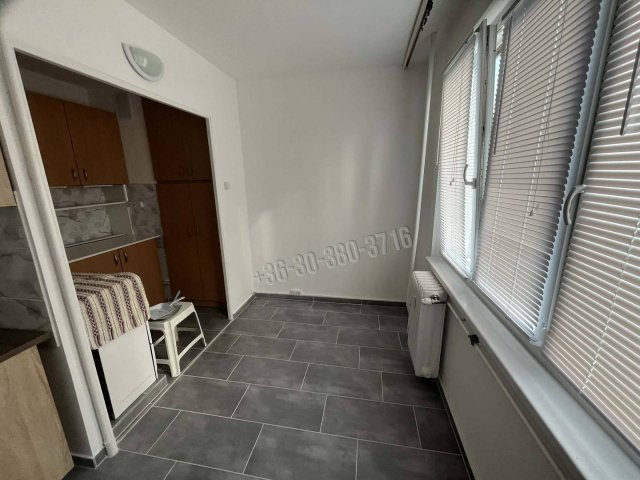 Eladó panellakás, Dunaújvárosban 28.7 M Ft, 1+1 szobás