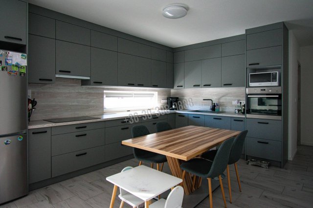 Eladó családi ház, Mosonmagyaróváron 114.99 M Ft, 3 szobás