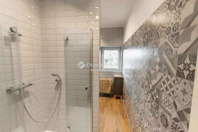 Eladó családi ház, Lajosmizsén 500 M Ft, 4 szobás