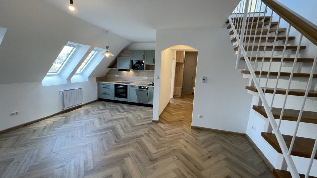 Eladó téglalakás, Győrött 82 M Ft, 3 szobás