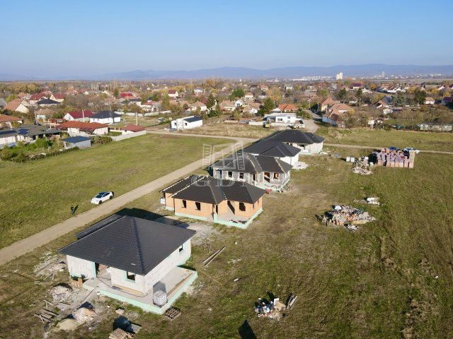 Eladó családi ház, Gyöngyöshalászon 59.9 M Ft, 4 szobás