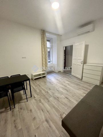 Kiadó téglalakás, albérlet, Budapesten, VI. kerületben