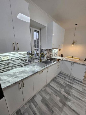 Eladó téglalakás, Győrött 69.5 M Ft, 2 szobás