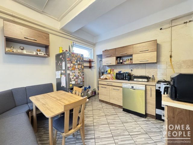 Eladó családi ház, Szegeden 99 M Ft, 4 szobás