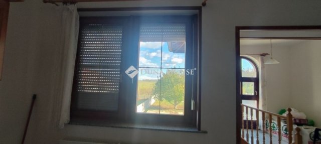 Eladó családi ház, Tóalmáson 90 M Ft, 3 szobás