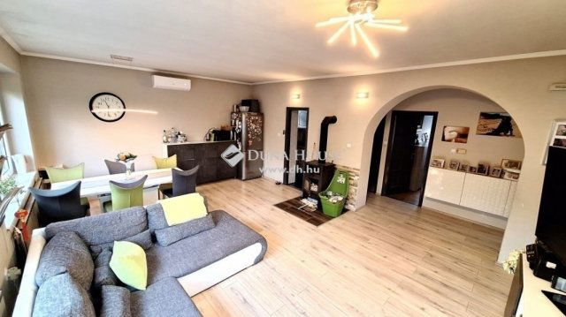 Eladó családi ház, Bugyin 89.9 M Ft, 3 szobás