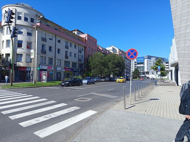 Kiadó üzlethelyiség, Miskolcon 400 E Ft / hó, 1+3 szobás