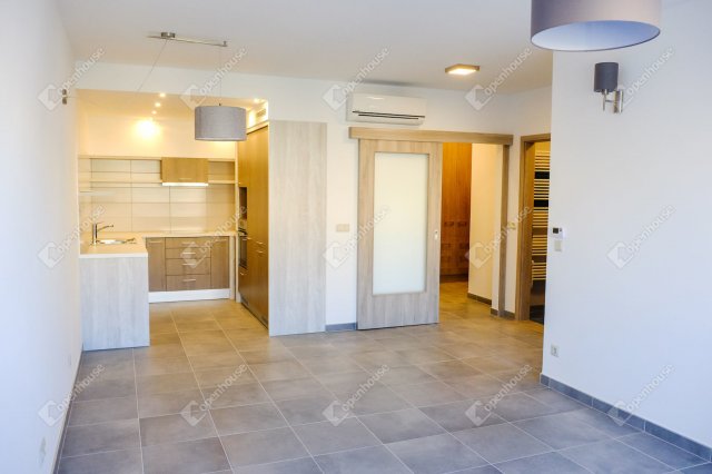 Kiadó téglalakás, albérlet, Székesfehérvárott 226 E Ft / hó