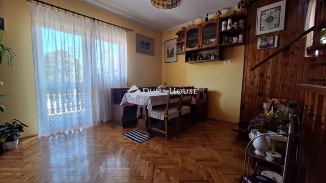 Eladó családi ház, Székesfehérvárott 125 M Ft, 6 szobás
