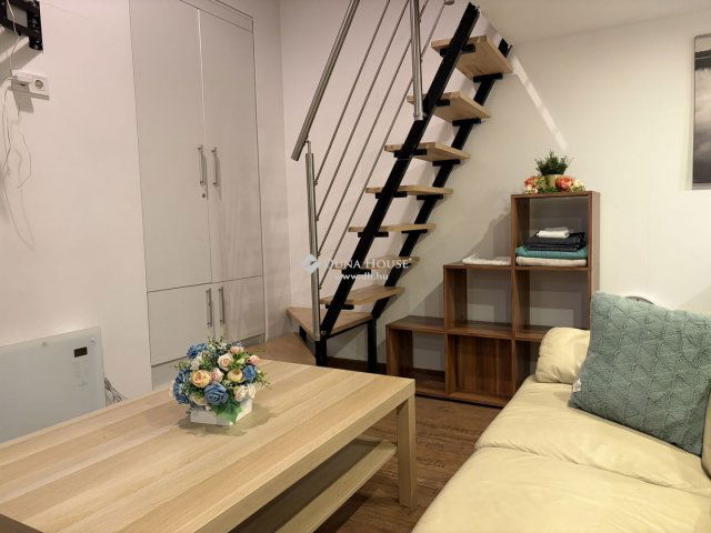 Eladó téglalakás, Budapesten, VI. kerületben, Dessewffy utcában