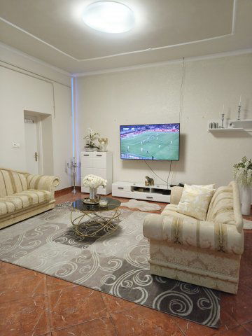 Eladó családi ház, Makón 170 M Ft, 5 szobás