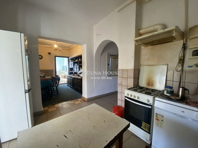 Eladó családi ház, Pétfürdőn 69.9 M Ft, 3 szobás