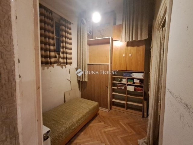 Eladó téglalakás, Budapesten, VII. kerületben 90 M Ft, 4 szobás
