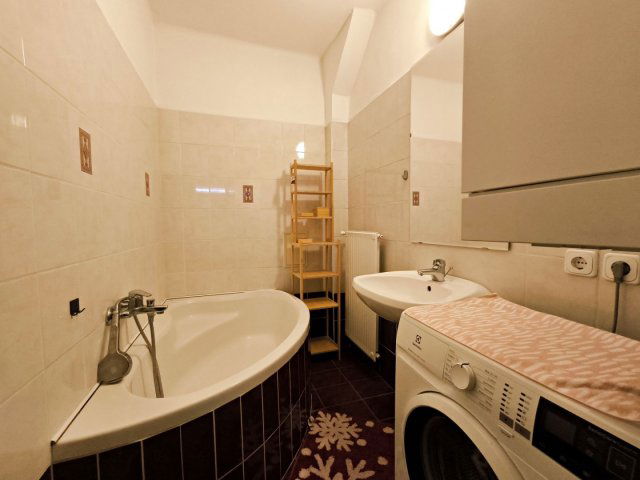 Eladó téglalakás, Győrött 45 M Ft, 1 szobás