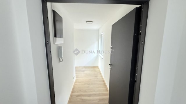 Eladó téglalakás, Budapesten, VI. kerületben 120 M Ft, 3 szobás