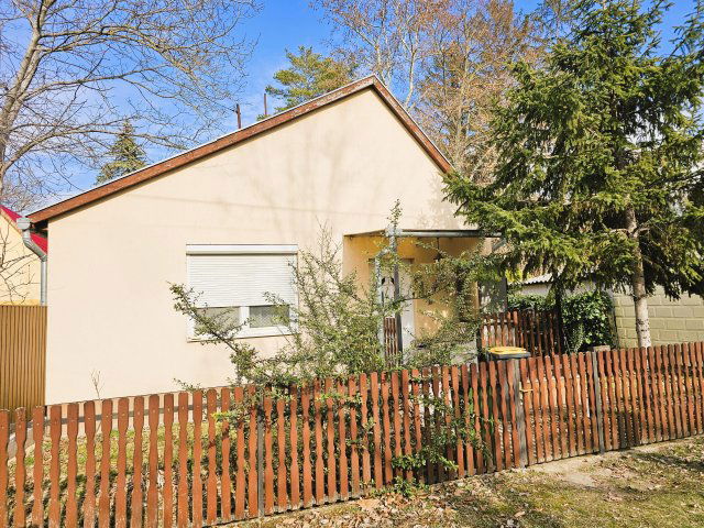 Eladó nyaraló, Kunfehértón 20.9 M Ft, 2 szobás