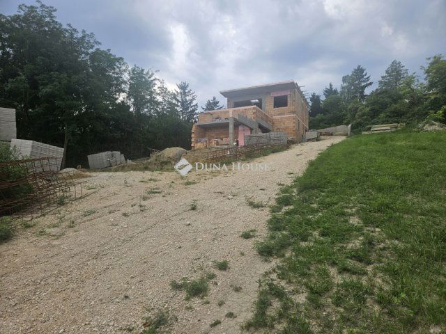 Eladó családi ház, Győrújbaráton 235 M Ft, 4 szobás
