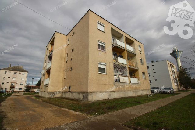 Eladó téglalakás, Kiskőrösön 32.7 M Ft, 2 szobás