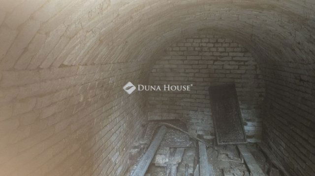 Eladó családi ház, Lajoskomáromban 27.9 M Ft, 2 szobás