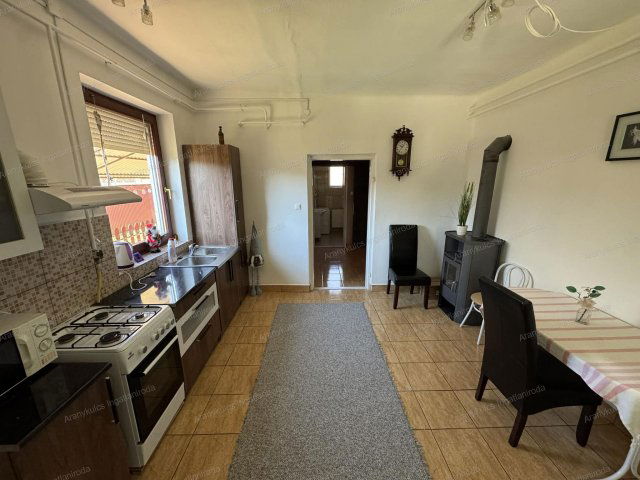 Eladó családi ház, Gyulán 61.99 M Ft, 3 szobás