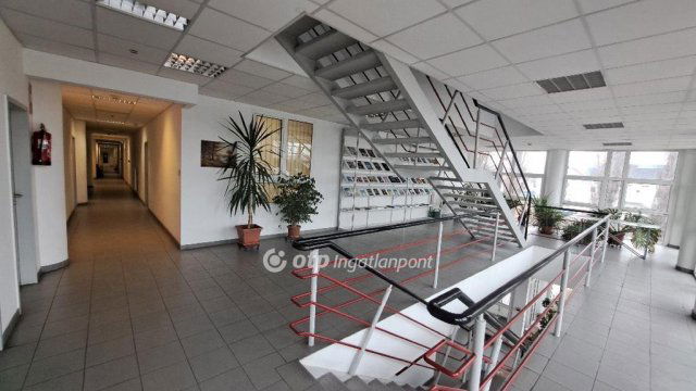 Kiadó iroda, Budapesten, III. kerületben 270 E Ft / hó