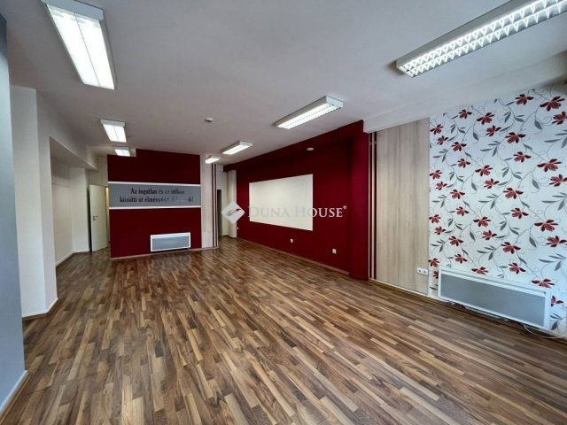 Eladó üzlethelyiség, Budapesten, III. kerületben 73.5 M Ft