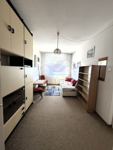 Kiadó panellakás, albérlet, Debrecenben 150 E Ft / hó, 3 szobás