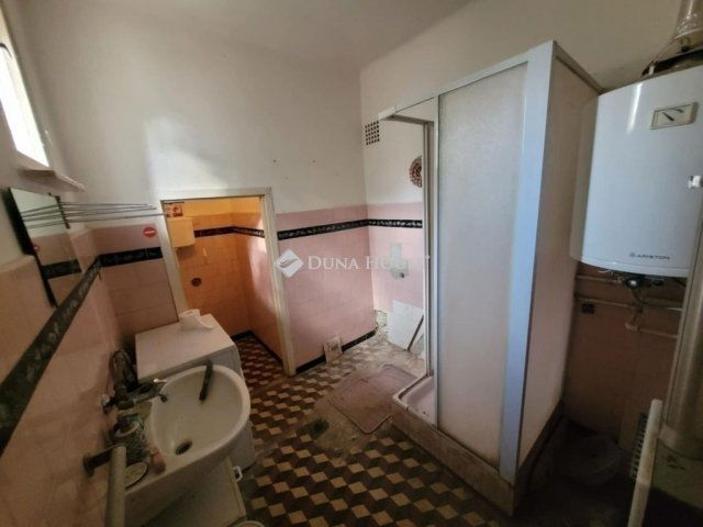 Eladó családi ház, Vecsésen 57.9 M Ft, 2 szobás