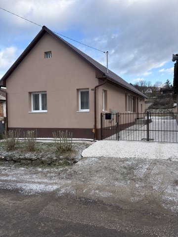 Eladó családi ház, Bernecebarátiban 83.99 M Ft, 4 szobás
