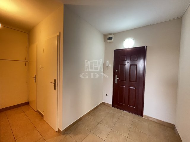 Eladó panellakás, Székesfehérvárott 55.9 M Ft, 2 szobás