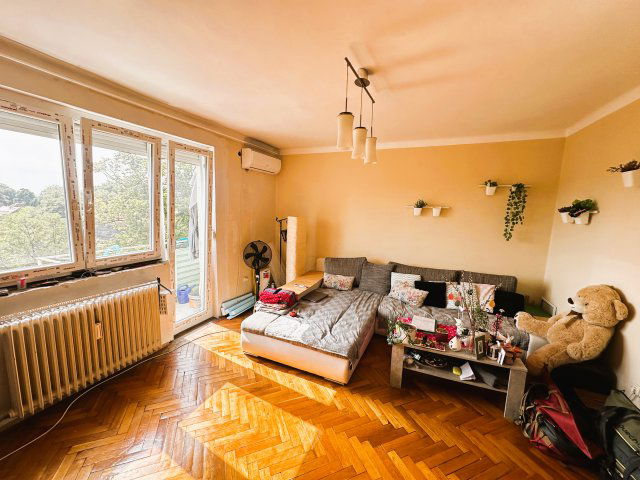 Eladó téglalakás, Pécsett 54.99 M Ft, 2+1 szobás