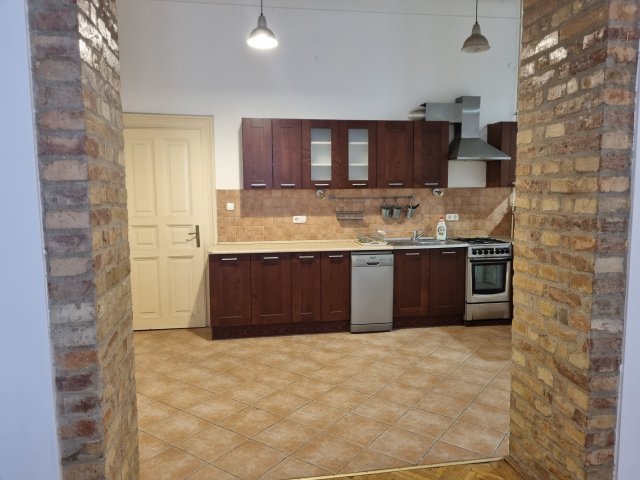 Eladó téglalakás, Budapesten, VII. kerületben 128.5 M Ft