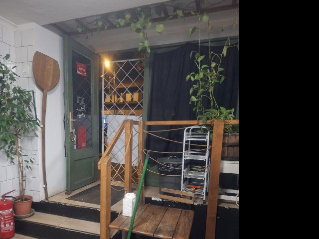 Eladó üzlethelyiség, Budapesten, III. kerületben 39.99 M Ft