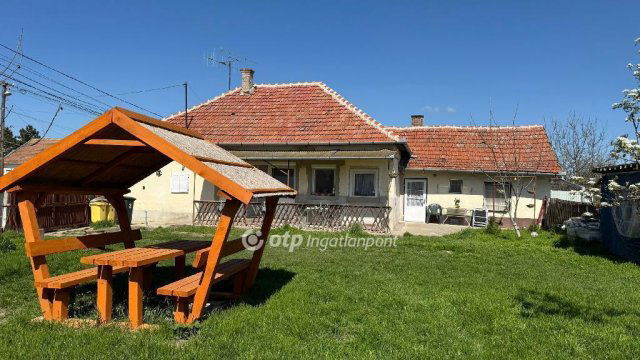 Eladó családi ház, Sarkadon 15.9 M Ft, 2 szobás